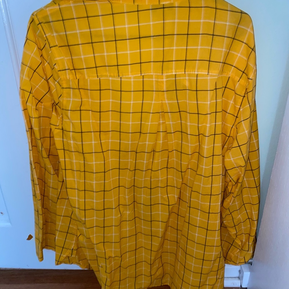 Button up - Picture 2 of 3